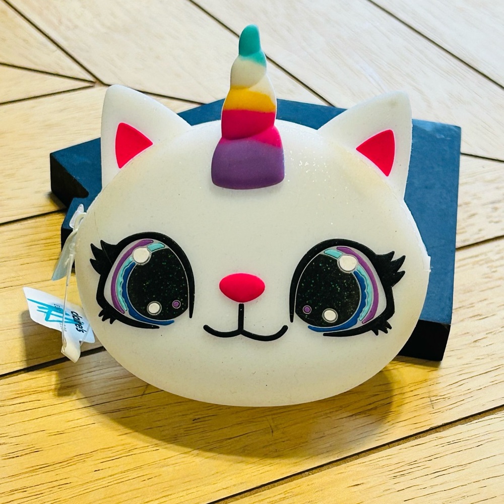 Claire’s Cutie Unicorn Silicone Pouch - NWT